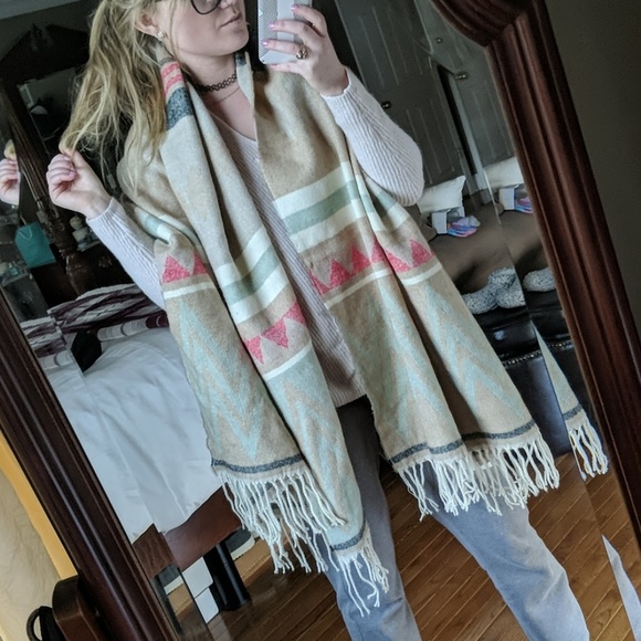 Banana Republic Accessories - Bannana Republic Wrap